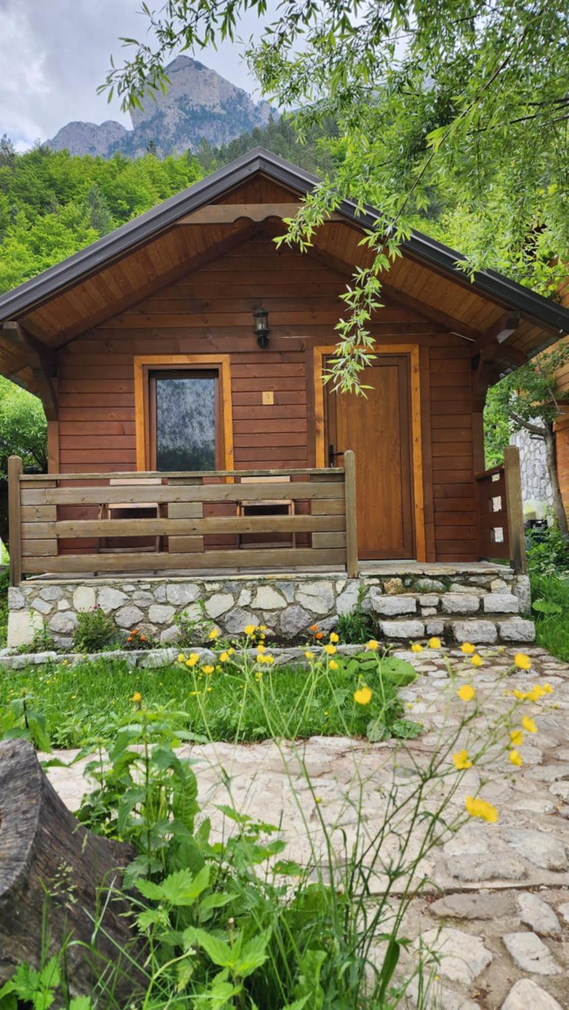 Villas Jezerca Валбона Стая снимка